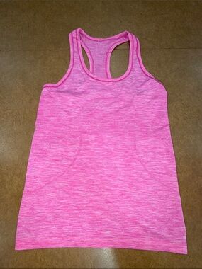 Lululemon Athletica Heathered Bright Pink Racerback Tank w/ Logo Front • Size 6